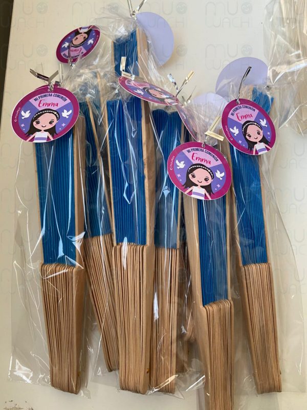 Abanicos de madera y tela personalizados para boda