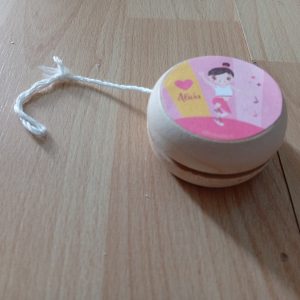 Yoyo de Madera personalizado con adhesivo