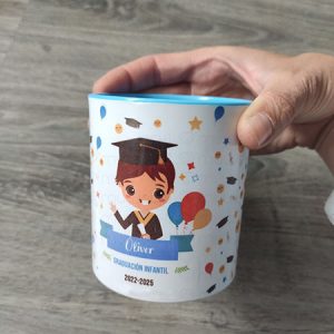 Taza personalizada para graduación infantil con avatar